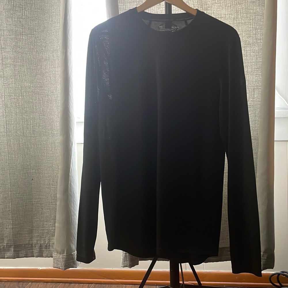 Under Armor ‘Heat Gear’ Black Long Sleeved Shirt - ‘Long Underwear’ - Men’s Med.